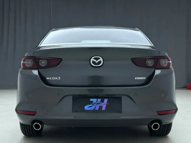 Mazda Axela — Фото автомобиля 5