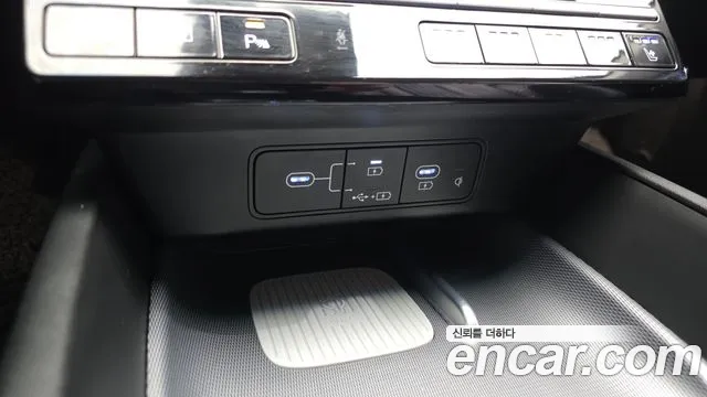 Hyundai Grandeur Grandeur (GN7) 2.5 Бензин 2WD — Фото автомобиля 16