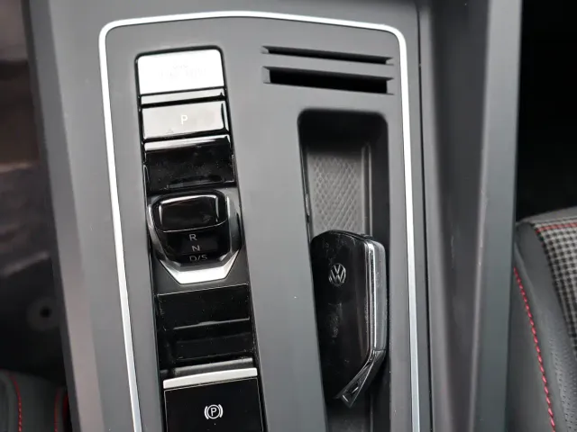 Volkswagen Golf GTI 2021 380TSI DSG GTI — Фото автомобиля 14