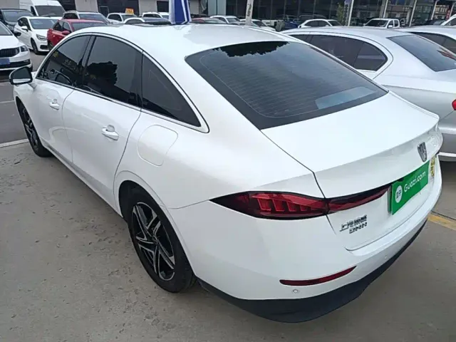 Roewe D7 — Фото автомобиля 4