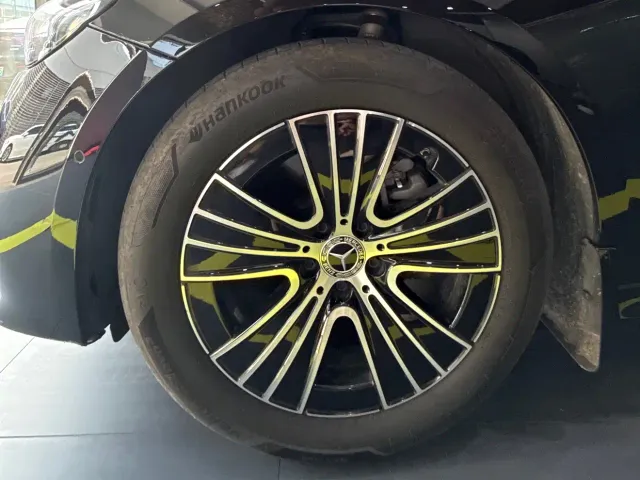 Mercedes-Benz E-Class — Фото автомобиля 6