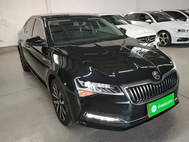Skoda Superb — Фото автомобиля 3