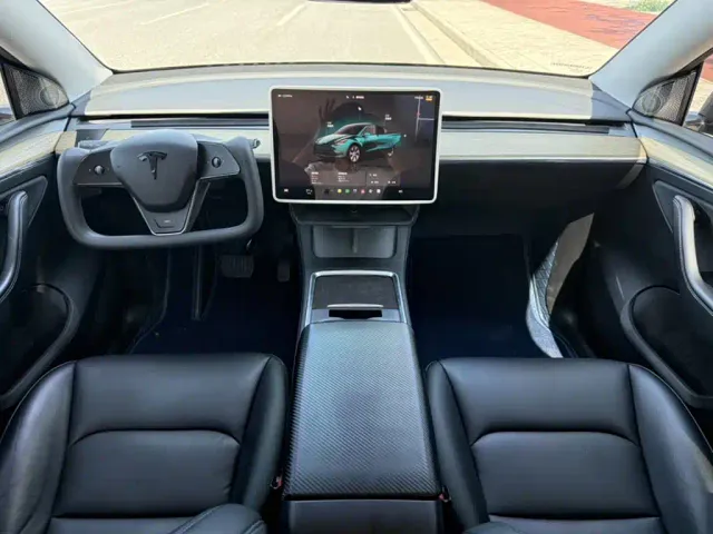 Tesla Model Y — Фото автомобиля 7