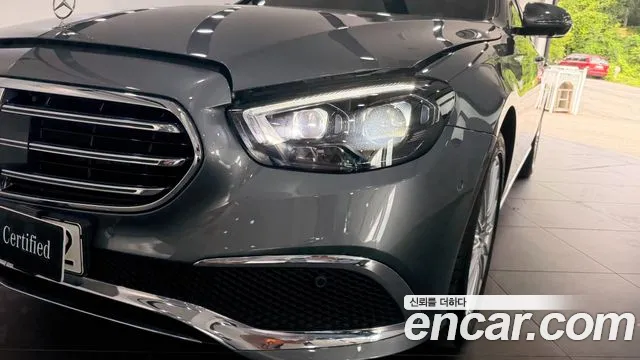 Mercedes-Benz E-Class — Фото автомобиля 14