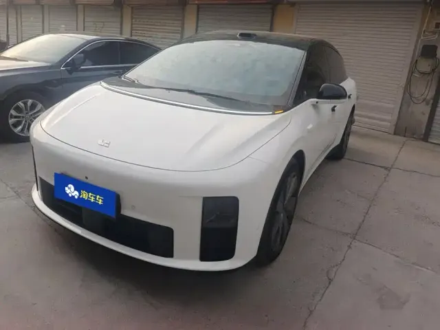 Фотография автомобиля — Li Auto i6