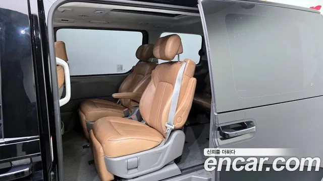 Hyundai Staria Staria 4WD Lounge 7 мест — Фото автомобиля 11