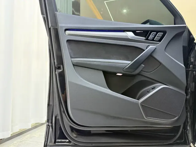 Audi Q5L Sportback — Фото автомобиля 3