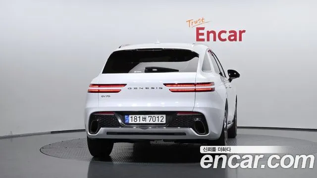 Genesis GV70 — Фото автомобиля 4