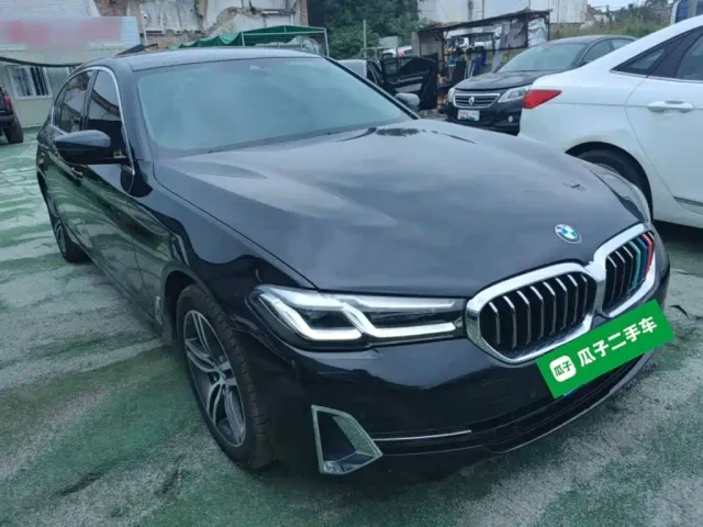 BMW 5 Series — Фото автомобиля 3