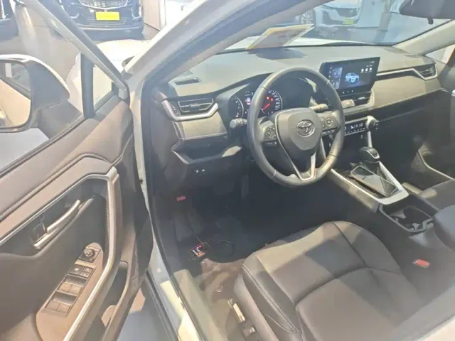 Toyota Wildlander — Фото автомобиля 15