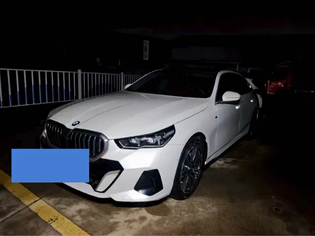 Фотография автомобиля — BMW 5 Series