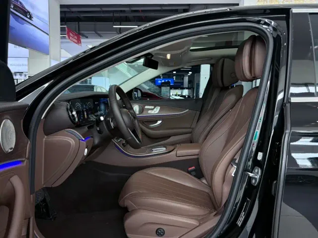 Mercedes-Benz E-Class — Фото автомобиля 6