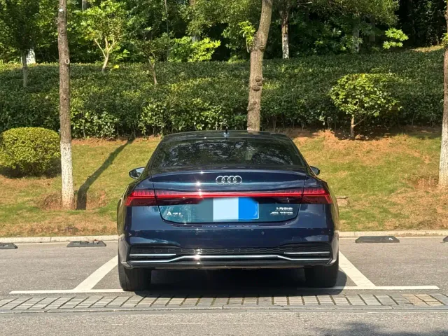 Audi A7L — Фото автомобиля 8