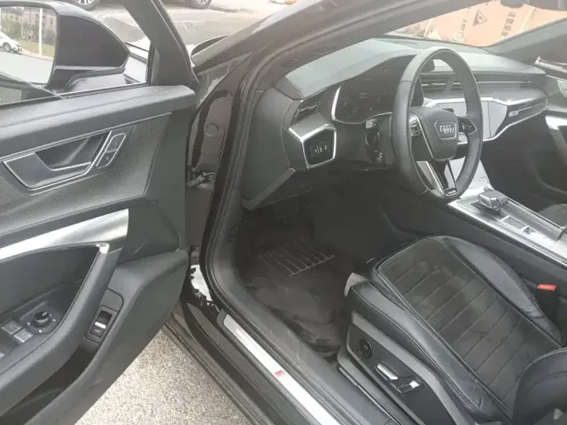 Audi A6L — Фото автомобиля 12