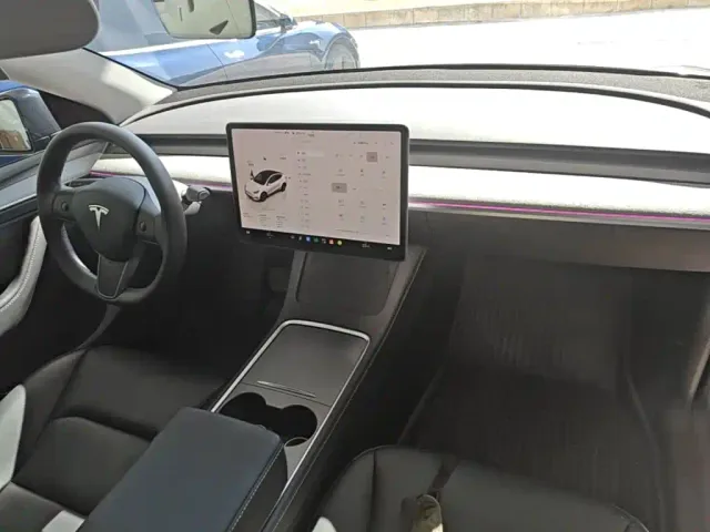 Tesla Model Y — Фото автомобиля 9