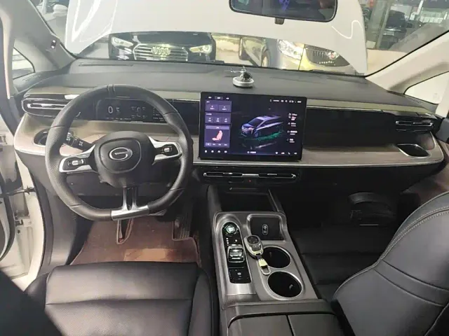 GAC Trumpchi E8 — Фото автомобиля 9