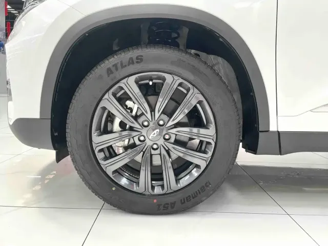 Chery Tiggo 8 — Фото автомобиля 17