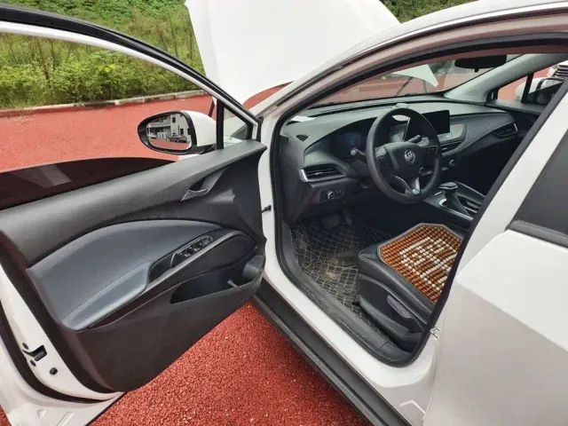 Buick Velite 6 — Фото автомобиля 13