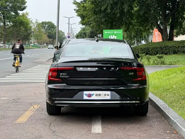 Volvo S90 — Фото автомобиля 5