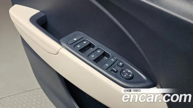 Hyundai Venue — Фото автомобиля 14