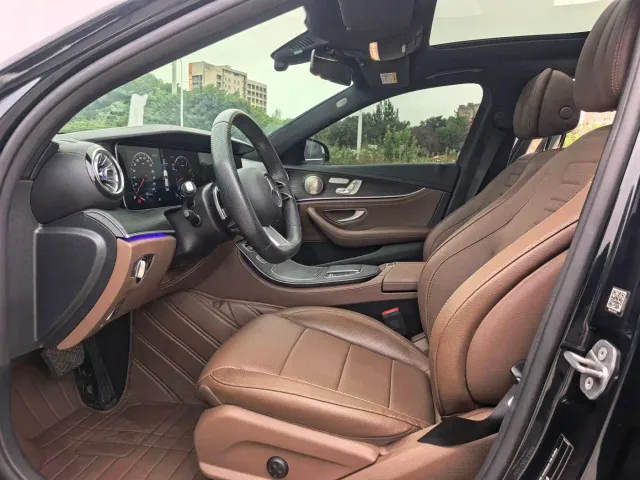 Mercedes-Benz E-Class — Фото автомобиля 6