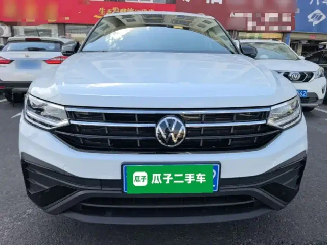 Volkswagen Tiguan L — Фото автомобиля 2