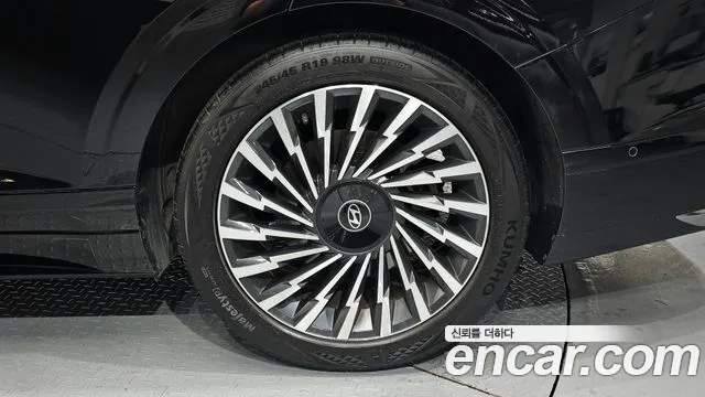 Hyundai Grandeur Grandeur (GN7) 3.5 Бензин 2WD — Фото автомобиля 18