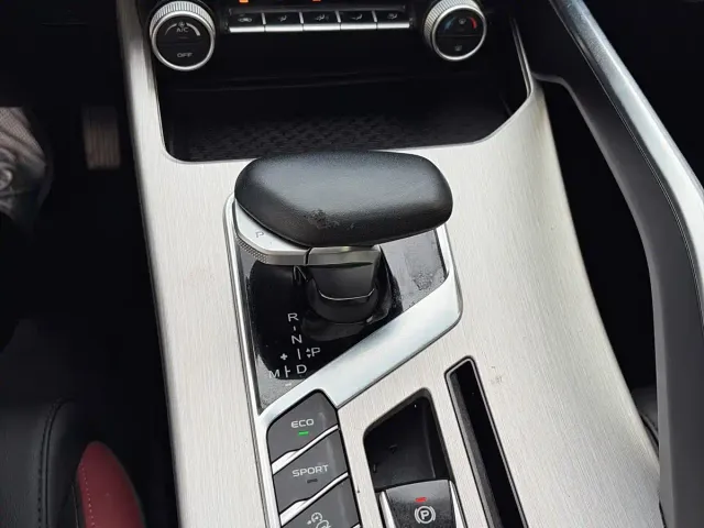 Geely Binyue — Фото автомобиля 13