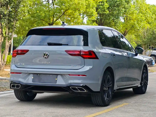 Volkswagen Golf — Фото автомобиля 4