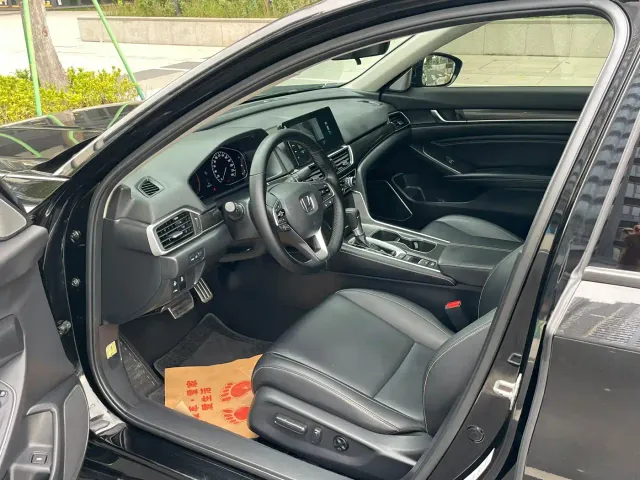 Honda Accord — Фото автомобиля 8