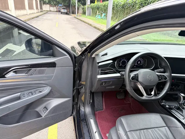 Volkswagen Passat — Фото автомобиля 10