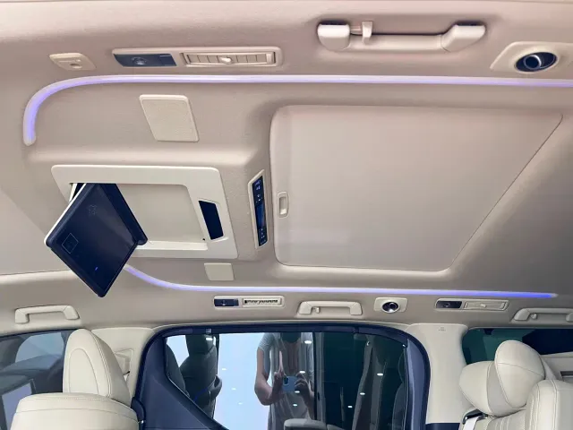 Toyota Alphard — Фото автомобиля 30