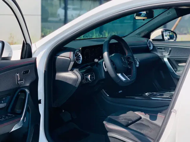 Mercedes-Benz A-Class — Фото автомобиля 12