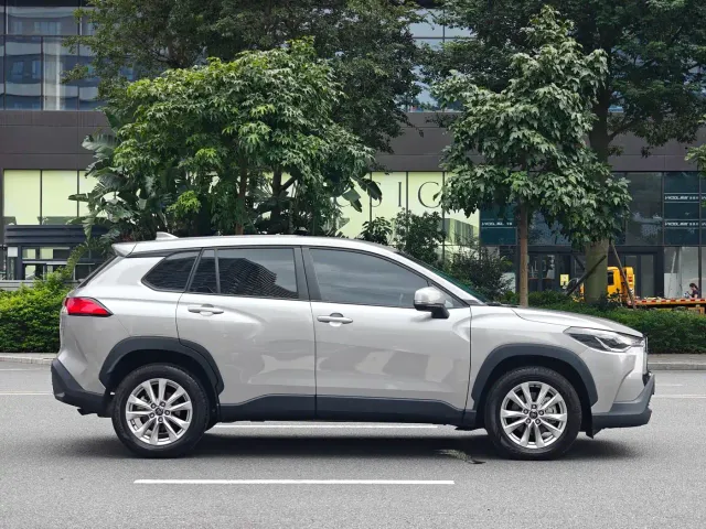 Toyota Corolla Cross — Фото автомобиля 4