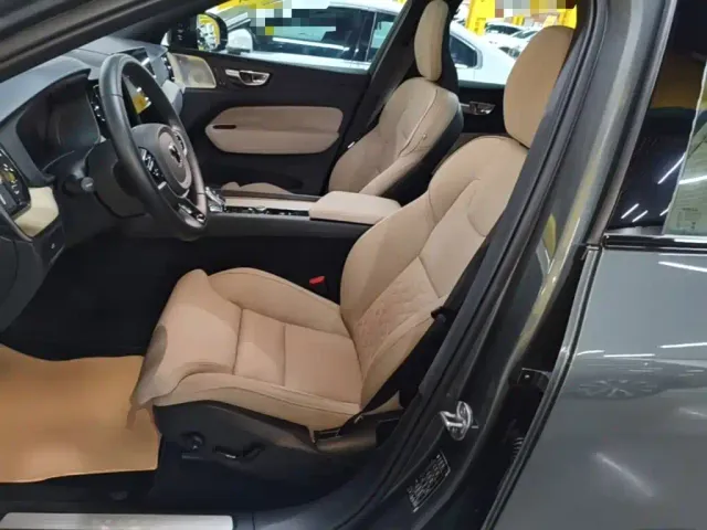 Volvo XC60 — Фото автомобиля 14