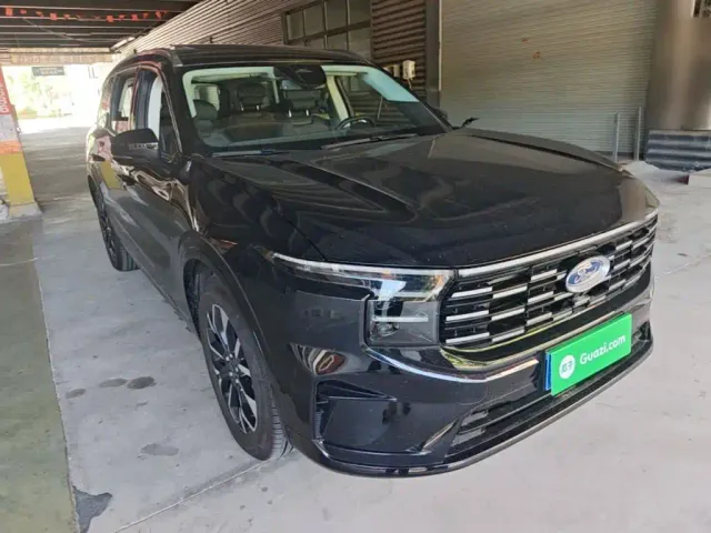 Ford Edge — Фото автомобиля 3