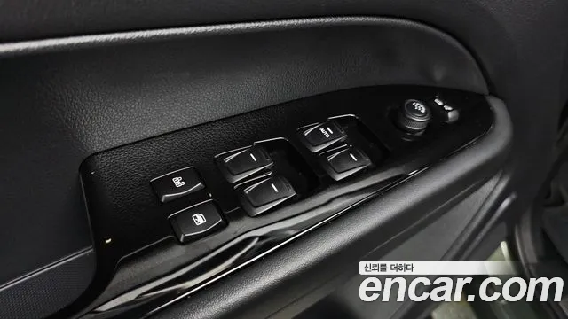 KG_Mobility_Ssangyong Rexton Новый Rexton Sport Дизель 2.2 4WD — Фото автомобиля 15