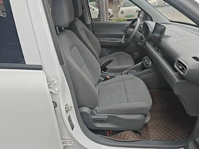 Wuling Hongguang — Фото автомобиля 24