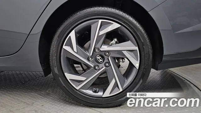 Hyundai Avante CN7 — Фото автомобиля 6