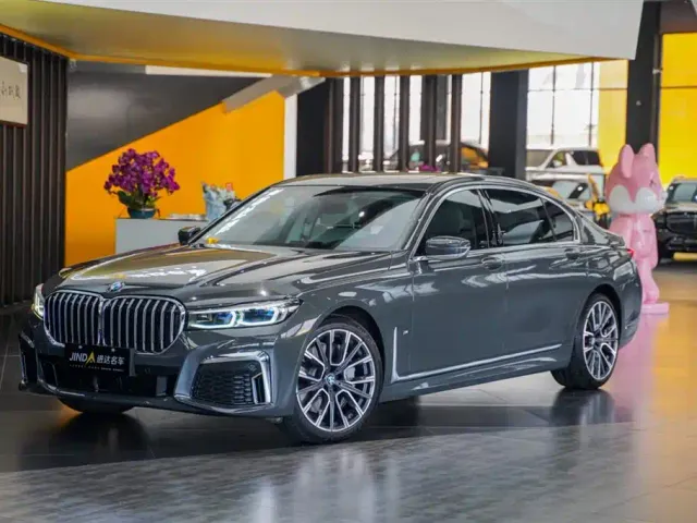 Фотография автомобиля — BMW 7 Series