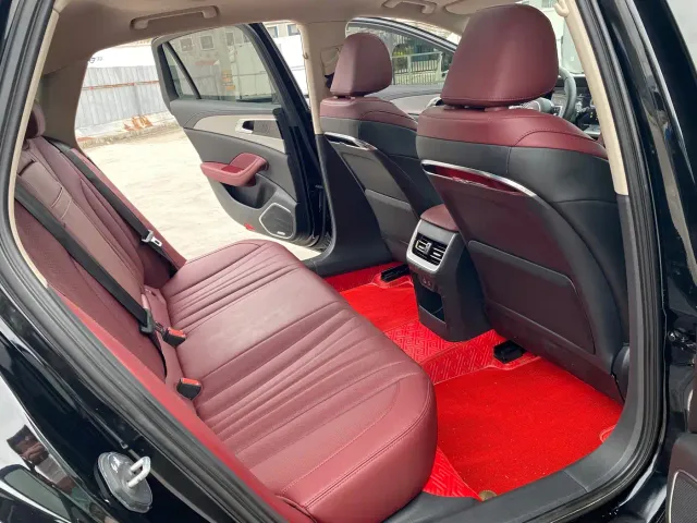 Hongqi H5 — Фото автомобиля 11