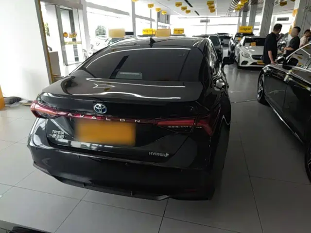 Toyota Avalon — Фото автомобиля 5