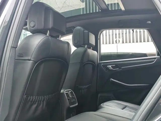 Porsche Macan — Фото автомобиля 16