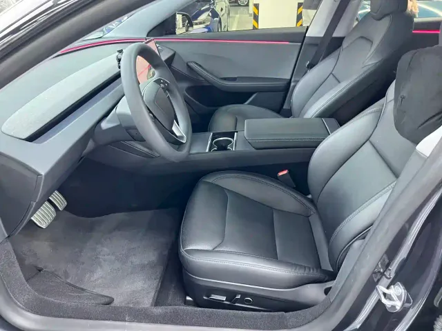 Tesla Model 3 — Фото автомобиля 4