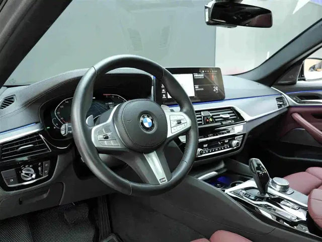 BMW 5 Series — Фото автомобиля 7