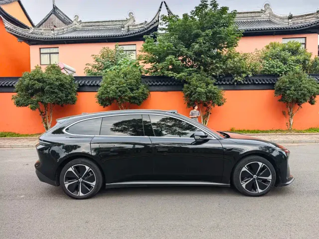 Nio ET5 Touring — Фото автомобиля 15
