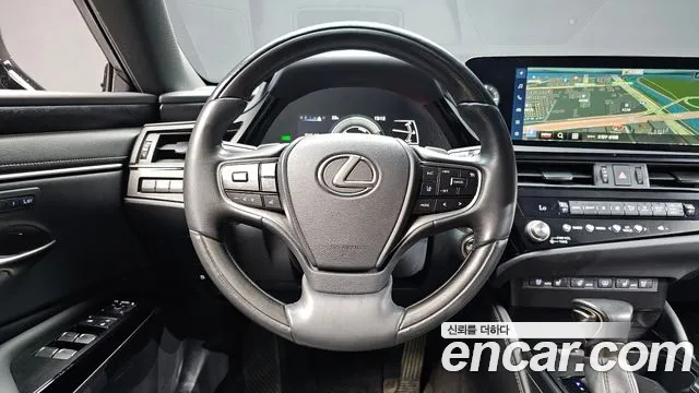 Lexus ES — Фото автомобиля 12