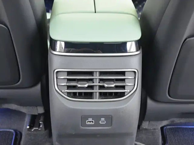 Hongqi Tian Gong 08 — Фото автомобиля 12