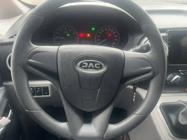 JAC Refine M3 — Фото автомобиля 2