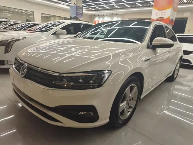 Фотография автомобиля — Volkswagen Lamando